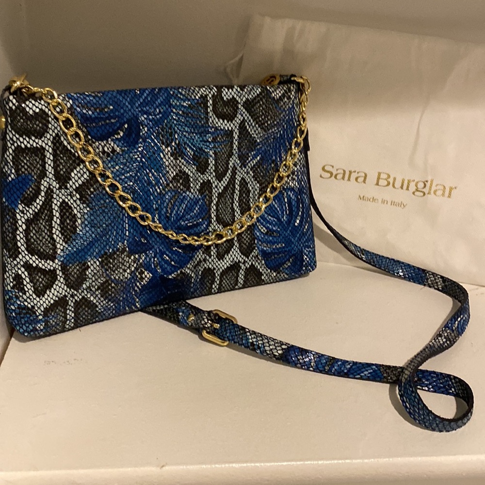 Sara Burglar blue handbag with gold chain. Never used. Excellent+ condition!!